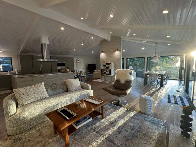 1402 Rodeo Drive, La Jolla, CA 92037