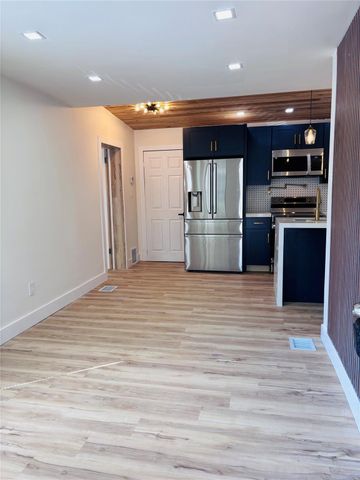 105 NW 28th Way, Fort Lauderdale, FL 33311