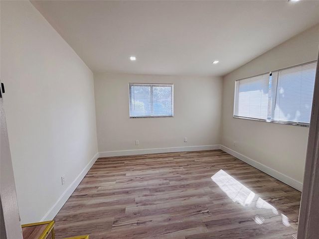 105 NW 28th Way, Fort Lauderdale, FL 33311