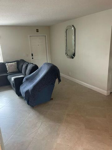 119 Seagull Court, Royal Palm Beach, FL 33411