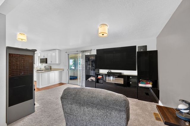 1045 PEACH DR, Ogden, UT 84404