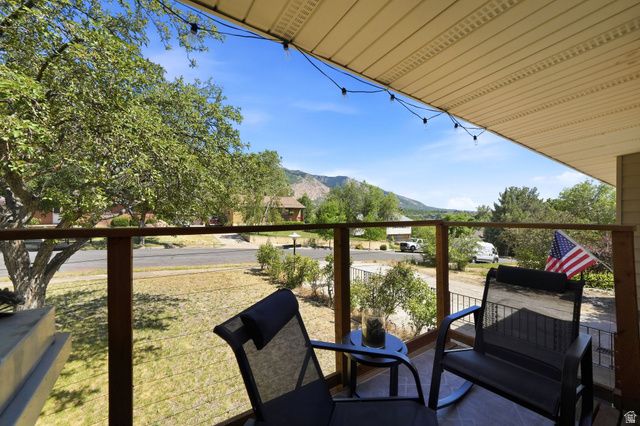 1045 PEACH DR, Ogden, UT 84404
