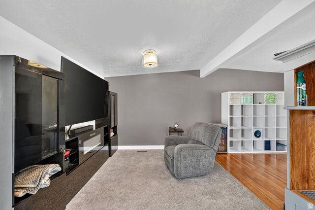 1045 PEACH DR, Ogden, UT 84404