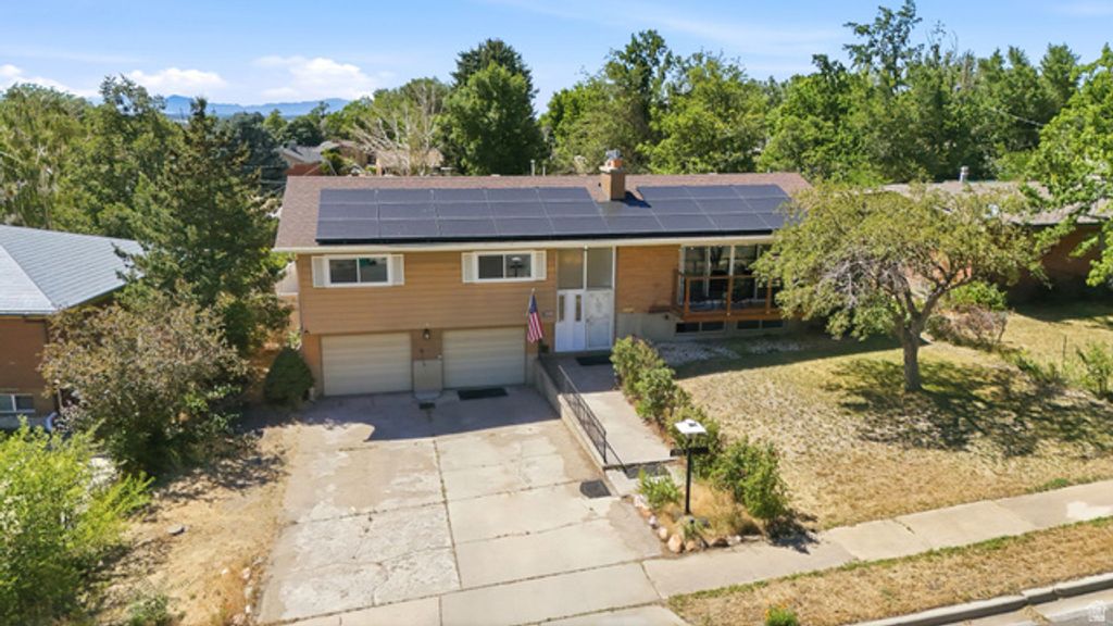 1045 PEACH DR, Ogden, UT 84404