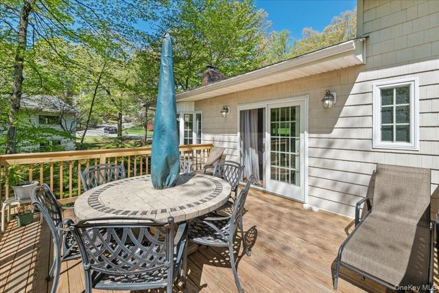 3 Markwood Place, Ardsley, NY 10502