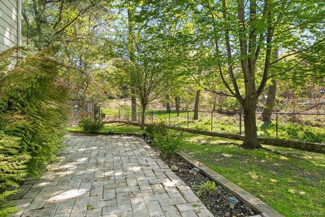 3 Markwood Place, Ardsley, NY 10502
