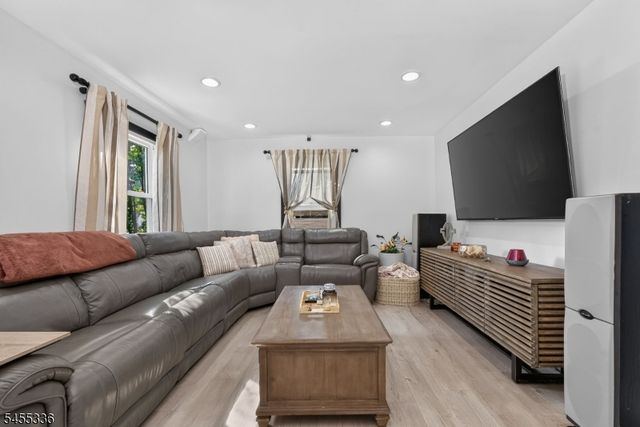 58 Hillcrest Avenue, Edison Twp., NJ 08817