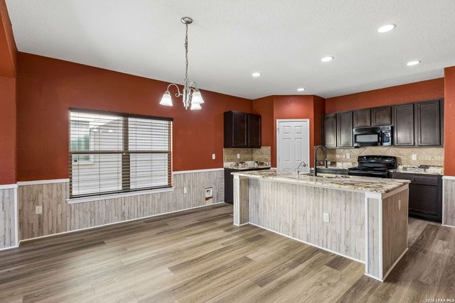 7103 AZALEA SQ, San Antonio, TX 78218