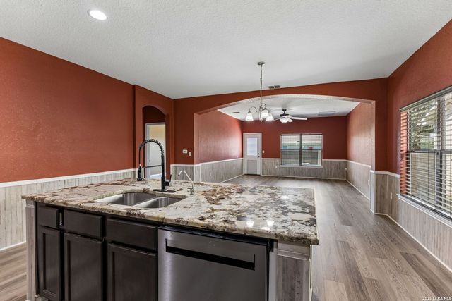 7103 AZALEA SQ, San Antonio, TX 78218