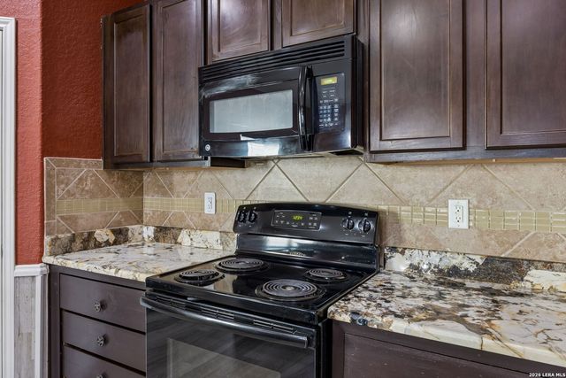 7103 AZALEA SQ, San Antonio, TX 78218