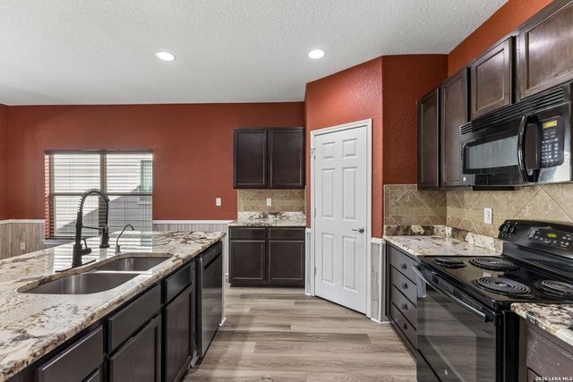7103 AZALEA SQ, San Antonio, TX 78218