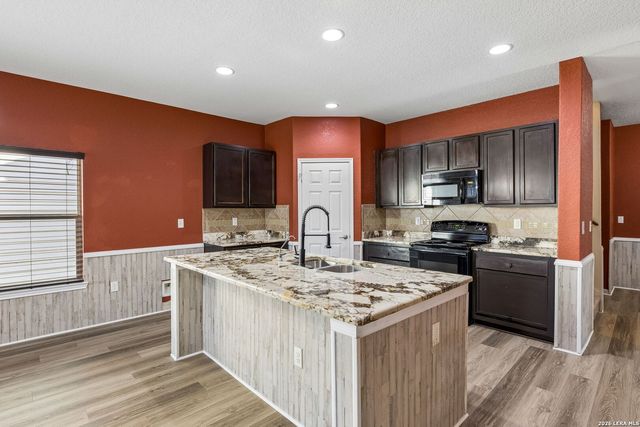 7103 AZALEA SQ, San Antonio, TX 78218