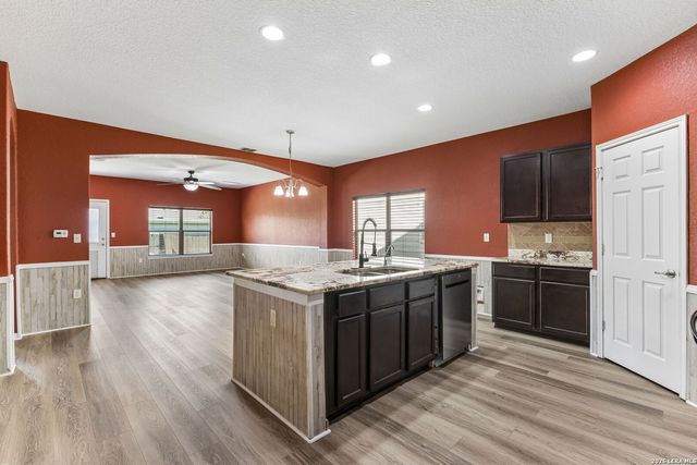 7103 AZALEA SQ, San Antonio, TX 78218