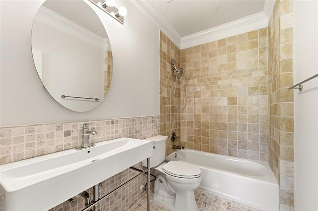 1063 Pearl Point, Atlanta, GA 30328