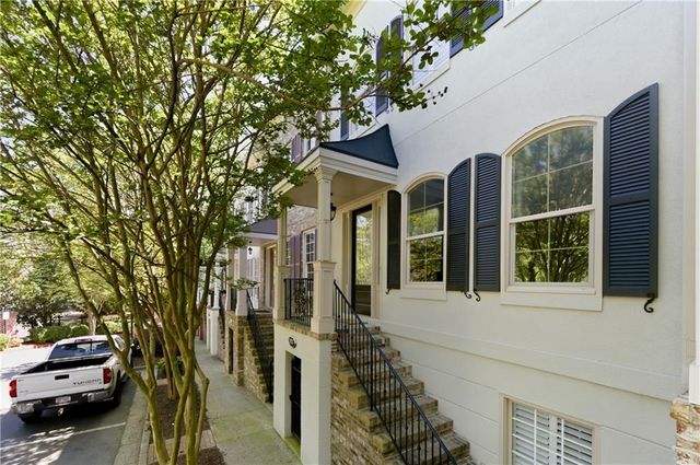1063 Pearl Point, Atlanta, GA 30328