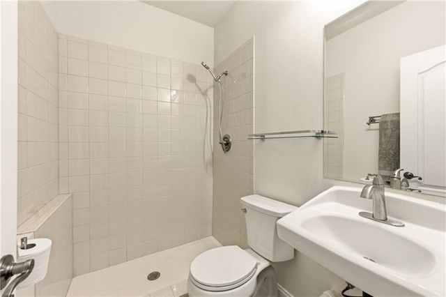 1063 Pearl Point, Atlanta, GA 30328