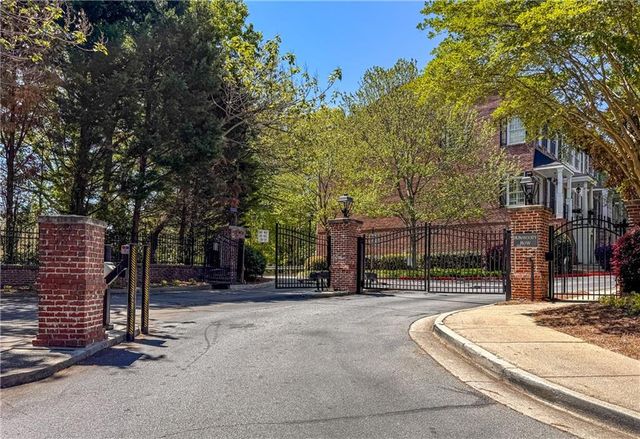 1063 Pearl Point, Atlanta, GA 30328