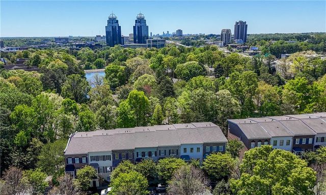 1063 Pearl Point, Atlanta, GA 30328