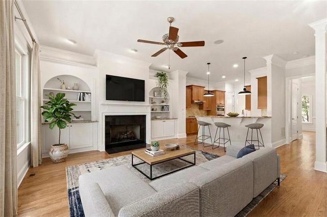 1063 Pearl Point, Atlanta, GA 30328