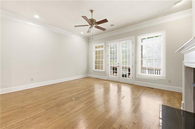 1063 Pearl Point, Atlanta, GA 30328