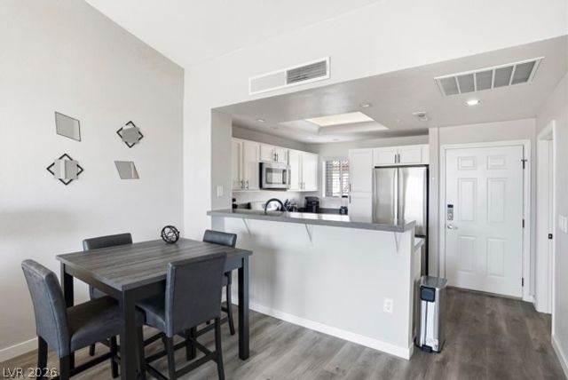 230 East Flamingo Road 422, Las Vegas, NV 89169
