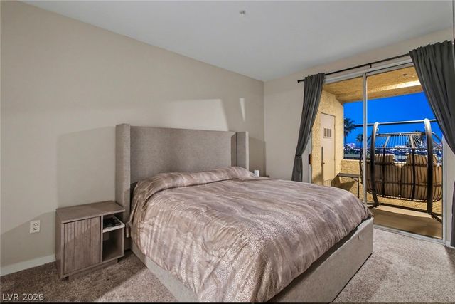 230 East Flamingo Road 422, Las Vegas, NV 89169
