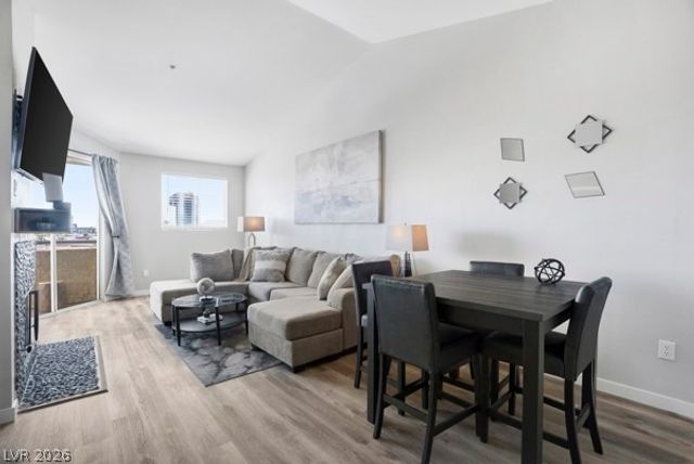 230 East Flamingo Road 422, Las Vegas, NV 89169