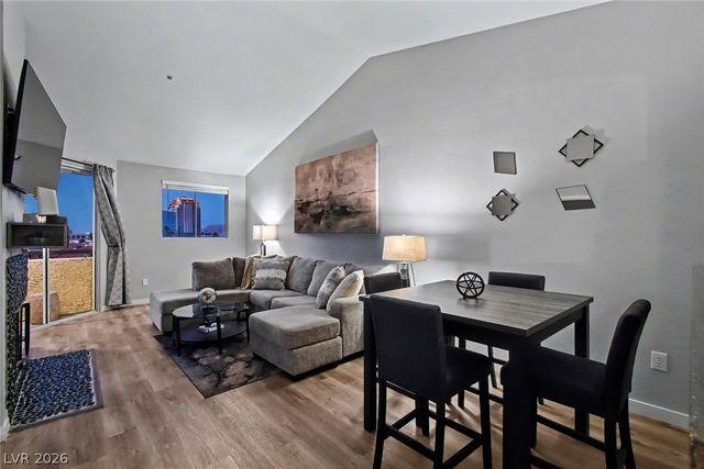 230 East Flamingo Road 422, Las Vegas, NV 89169