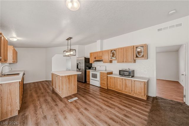 1890 West Dyer Road, Pahrump, NV 89048