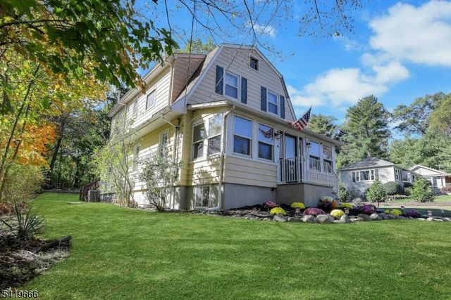 172 Yawpo Ave, Oakland Boro, NJ 07436