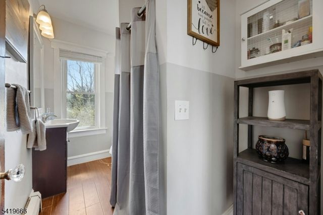 172 Yawpo Ave, Oakland Boro, NJ 07436