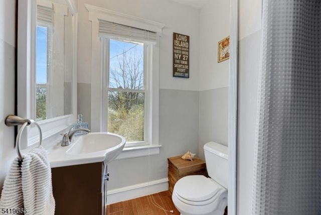 172 Yawpo Ave, Oakland Boro, NJ 07436