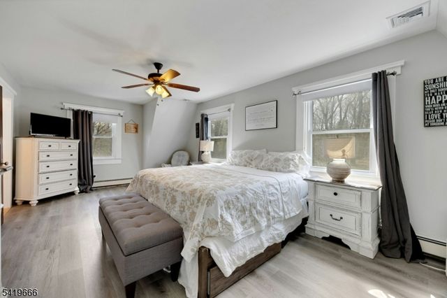 172 Yawpo Ave, Oakland Boro, NJ 07436