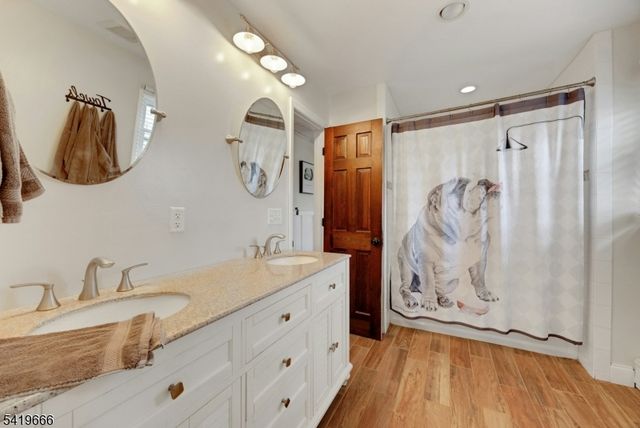 172 Yawpo Ave, Oakland Boro, NJ 07436