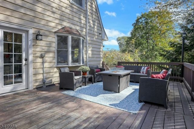 172 Yawpo Ave, Oakland Boro, NJ 07436