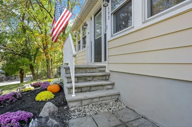 172 Yawpo Ave, Oakland Boro, NJ 07436