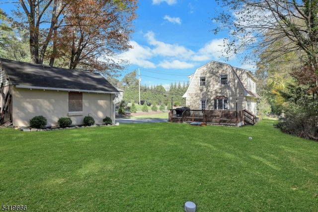 172 Yawpo Ave, Oakland Boro, NJ 07436