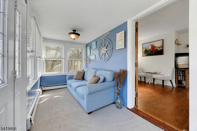 172 Yawpo Ave, Oakland Boro, NJ 07436