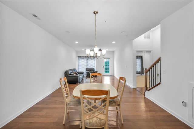 2013 Cool Springs Dr, Bethel Park, PA 15234