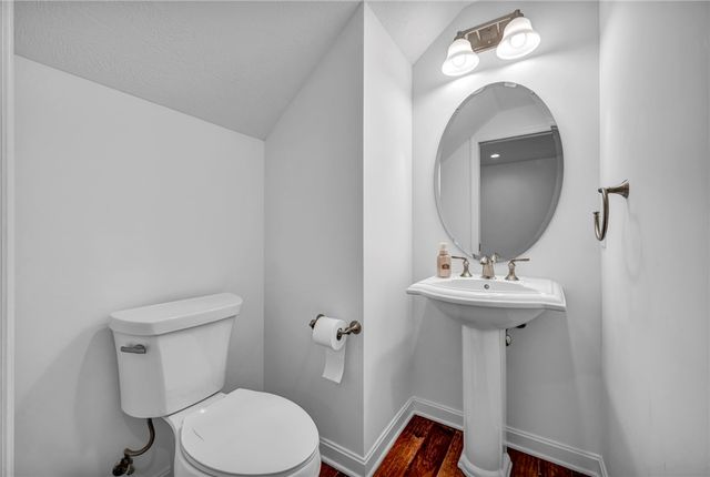 2013 Cool Springs Dr, Bethel Park, PA 15234
