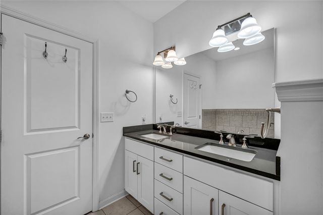 2013 Cool Springs Dr, Bethel Park, PA 15234