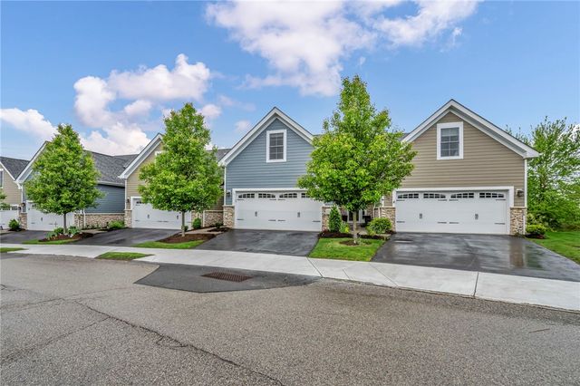 2013 Cool Springs Dr, Bethel Park, PA 15234