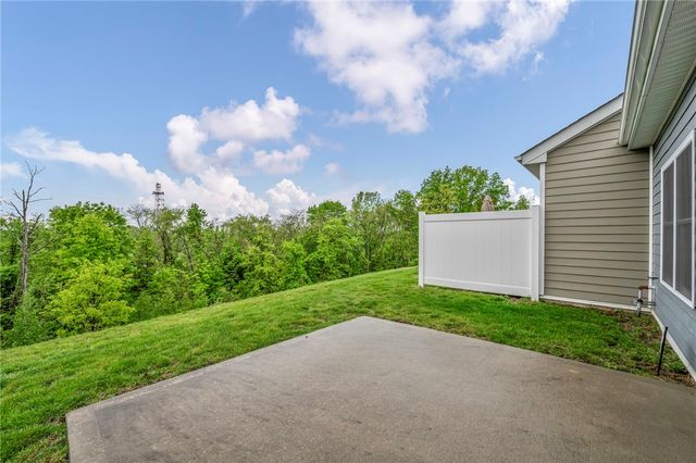 2013 Cool Springs Dr, Bethel Park, PA 15234