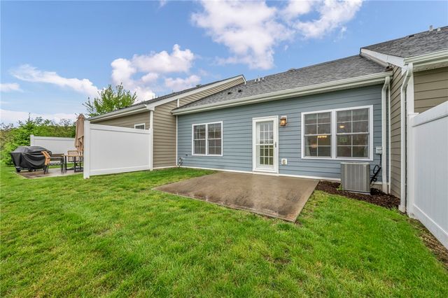 2013 Cool Springs Dr, Bethel Park, PA 15234
