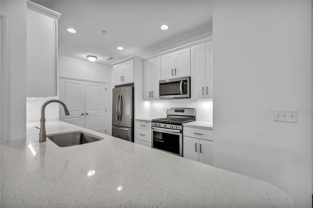 2013 Cool Springs Dr, Bethel Park, PA 15234