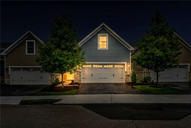 2013 Cool Springs Dr, Bethel Park, PA 15234