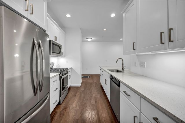 2013 Cool Springs Dr, Bethel Park, PA 15234