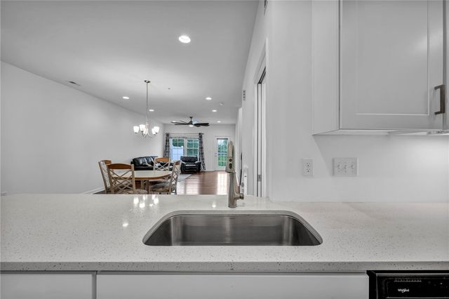 2013 Cool Springs Dr, Bethel Park, PA 15234