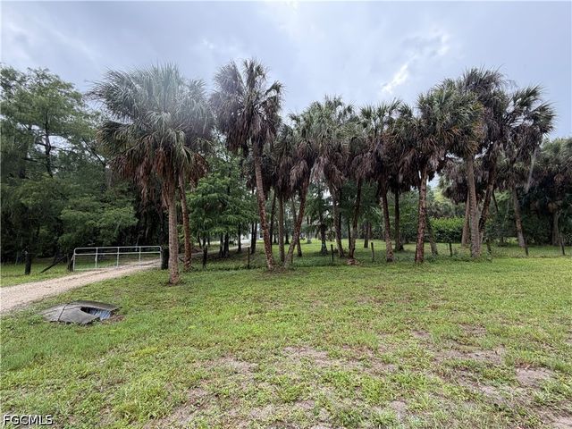 281 8th ST SE, Naples, FL 34117
