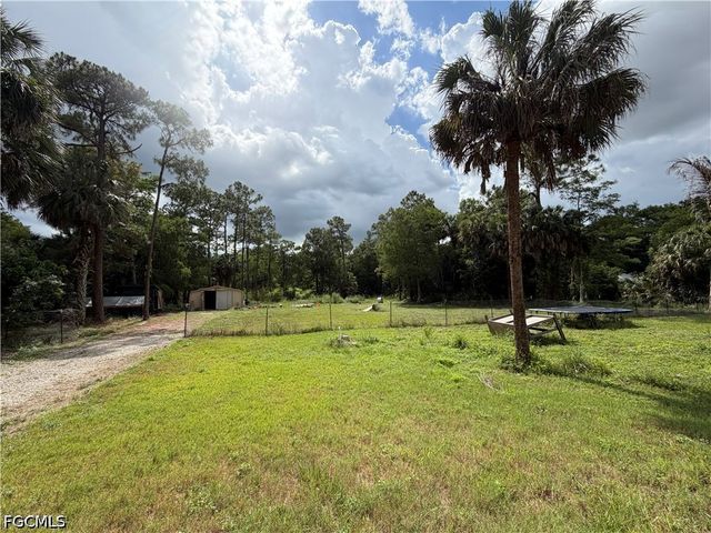 281 8th ST SE, Naples, FL 34117